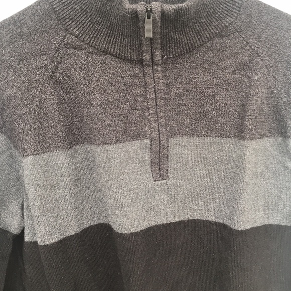 Calvin Klein 1/2 zip color block sweater - Picture 3 of 3